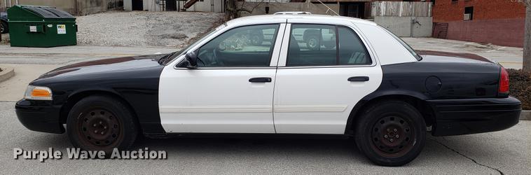 image for item DF3350 2011 Ford Crown Victoria Police Interceptor