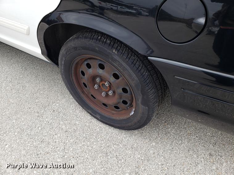 image for item DF3350 2011 Ford Crown Victoria Police Interceptor