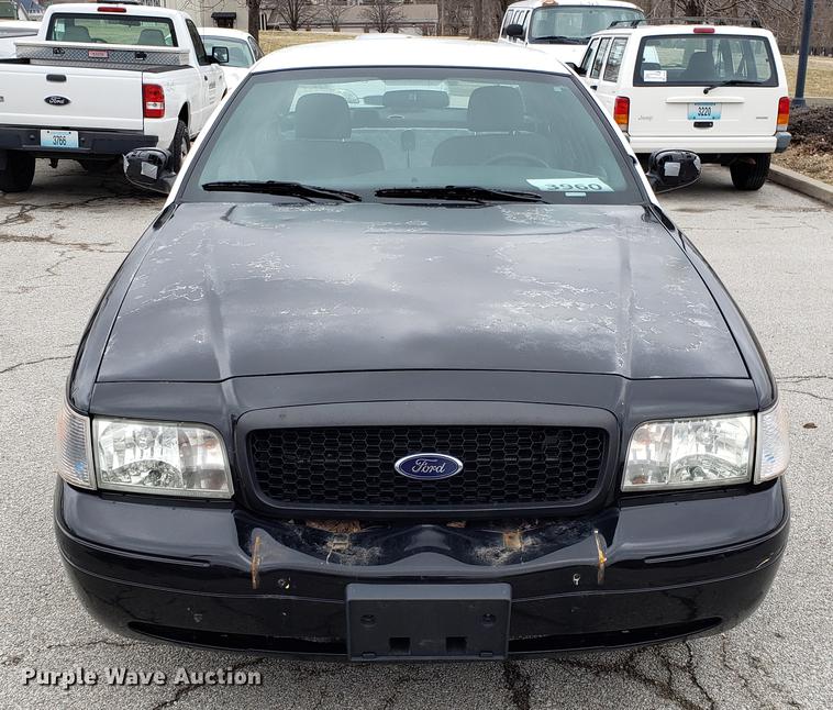 image for item DF3351 2010 Ford Crown Victoria Police Interceptor
