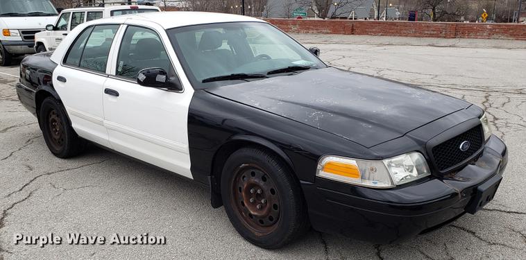 image for item DF3351 2010 Ford Crown Victoria Police Interceptor