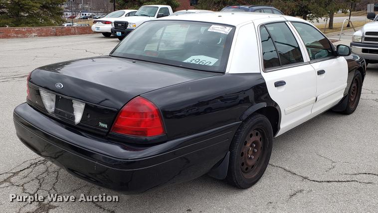 image for item DF3351 2010 Ford Crown Victoria Police Interceptor