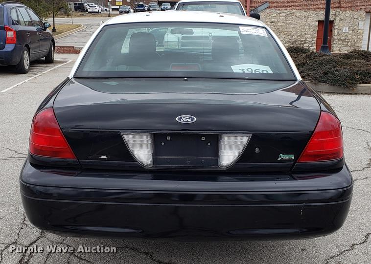 image for item DF3351 2010 Ford Crown Victoria Police Interceptor