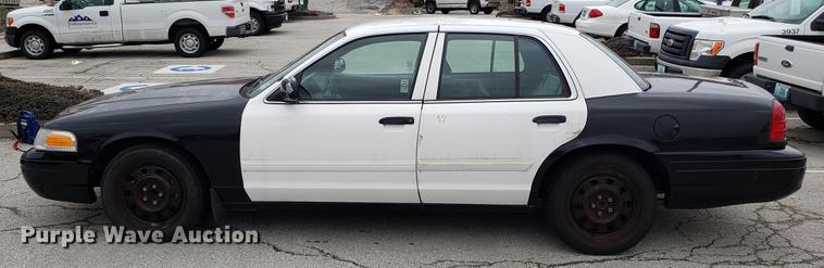 image for item DF3351 2010 Ford Crown Victoria Police Interceptor