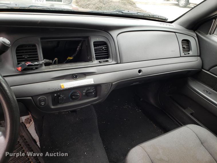 image for item DF3351 2010 Ford Crown Victoria Police Interceptor