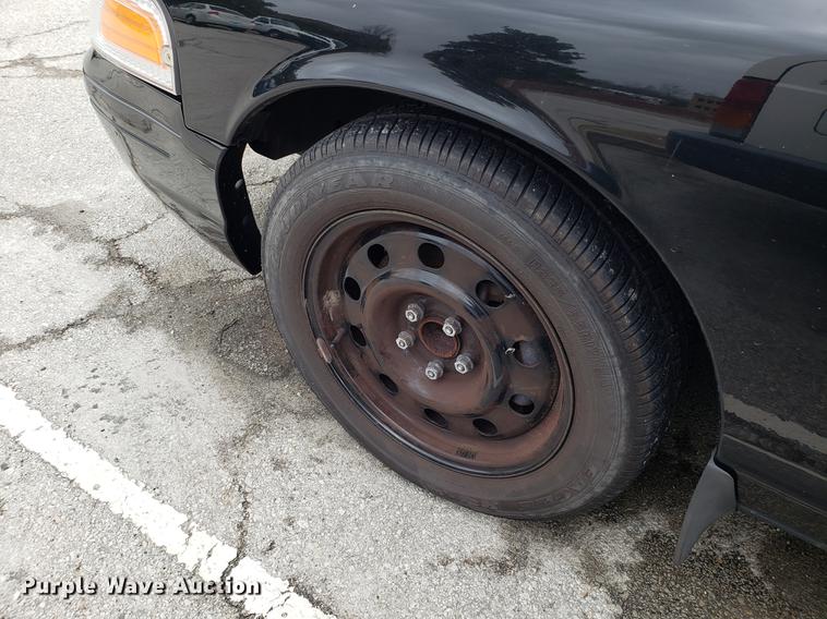 image for item DF3351 2010 Ford Crown Victoria Police Interceptor