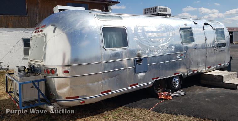 image for item DF3362 1973 Air Stream Land Yacht mobile kitchen
