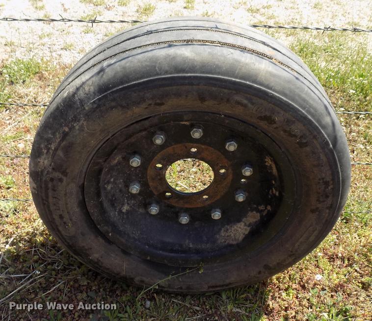 (2) 27.75x8.7514.5 airplane tires and wheels in Meeker, OK Item DF4391 sold Purple Wave