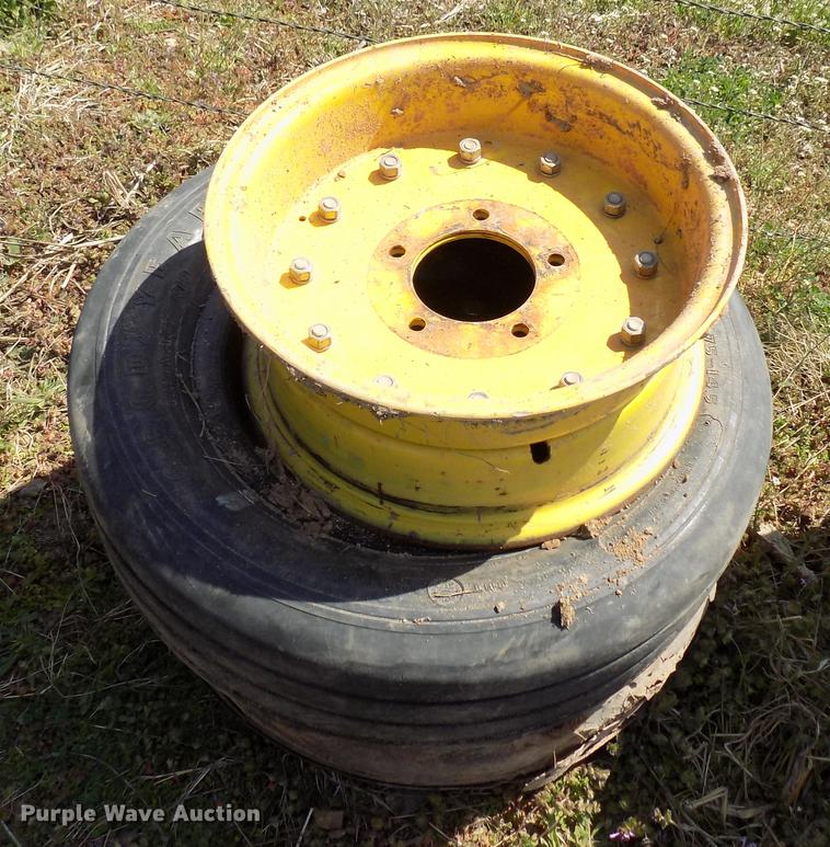 (2) 27.75x8.7514.5 airplane tires and wheels in Meeker, OK Item