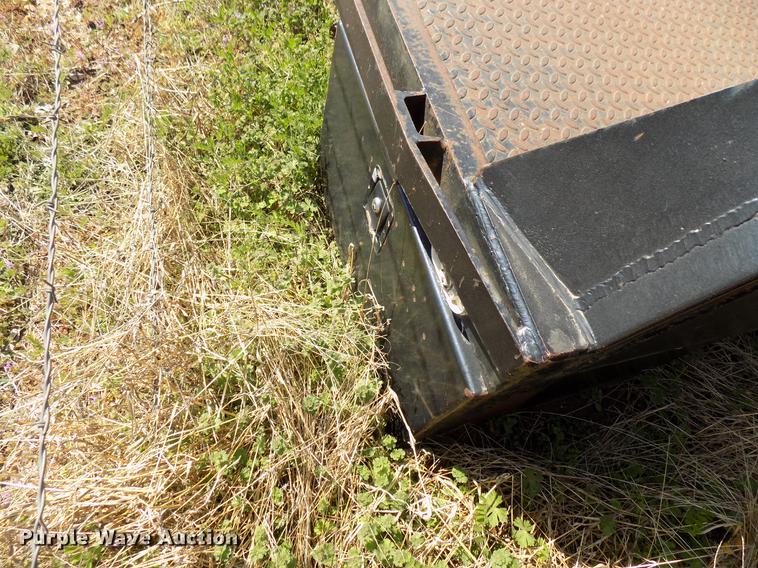 image for item DF4393 9'L x 94"W flatbed