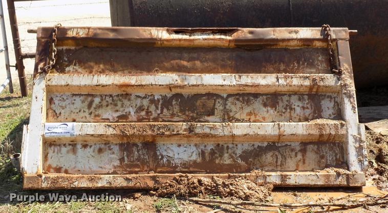 image for item DF4394 Dump truck end gate