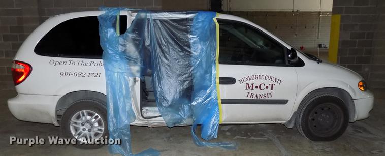 image for item DF4420 2005 Dodge Grand Caravan van