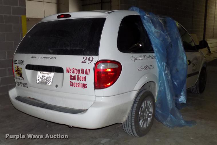 image for item DF4420 2005 Dodge Grand Caravan van