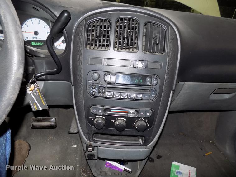 image for item DF4420 2005 Dodge Grand Caravan van