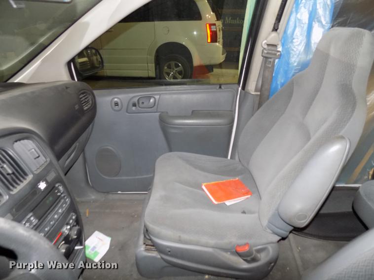 image for item DF4420 2005 Dodge Grand Caravan van