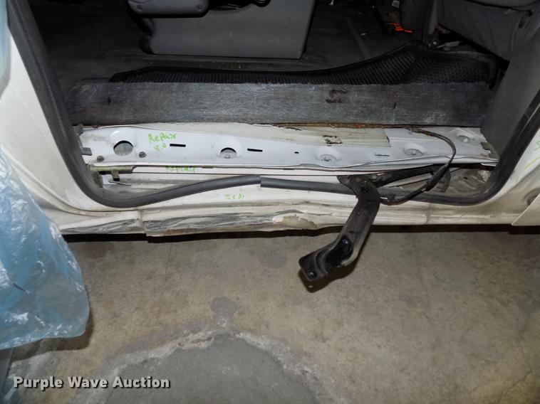 image for item DF4420 2005 Dodge Grand Caravan van