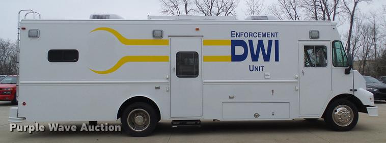 image for item DF7137 2003 Freightliner MT55 DWI/DUI enforcement/command center truck