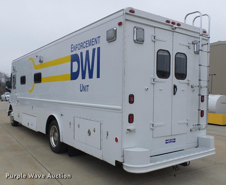 image for item DF7137 2003 Freightliner MT55 DWI/DUI enforcement/command center truck