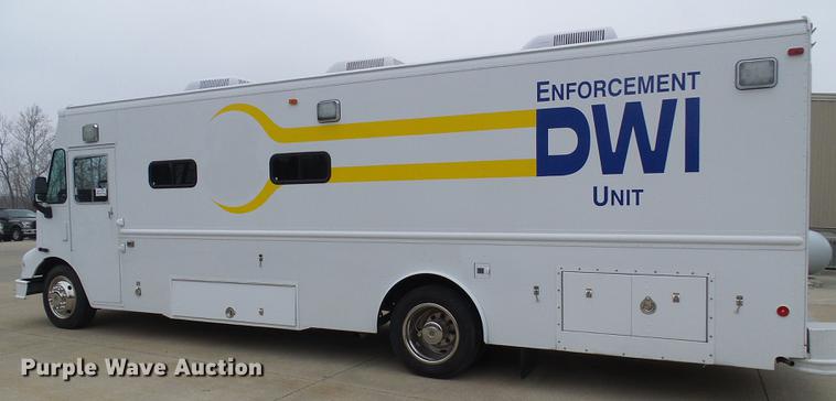 image for item DF7137 2003 Freightliner MT55 DWI/DUI enforcement/command center truck