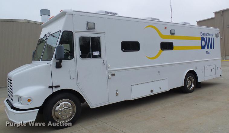 image for item DF7137 2003 Freightliner MT55 DWI/DUI enforcement/command center truck