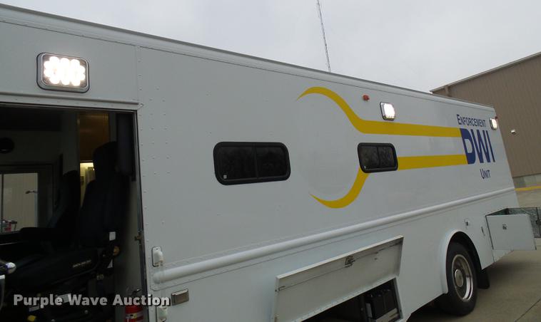 image for item DF7137 2003 Freightliner MT55 DWI/DUI enforcement/command center truck