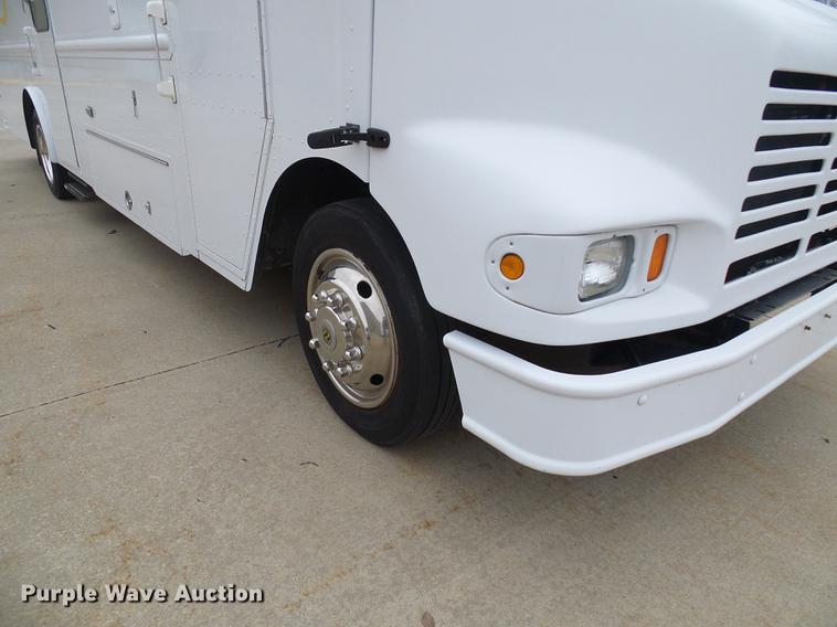 image for item DF7137 2003 Freightliner MT55 DWI/DUI enforcement/command center truck