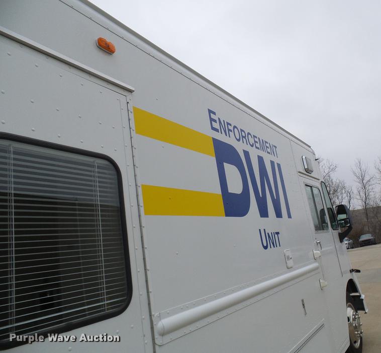 image for item DF7137 2003 Freightliner MT55 DWI/DUI enforcement/command center truck