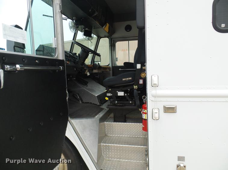 image for item DF7137 2003 Freightliner MT55 DWI/DUI enforcement/command center truck