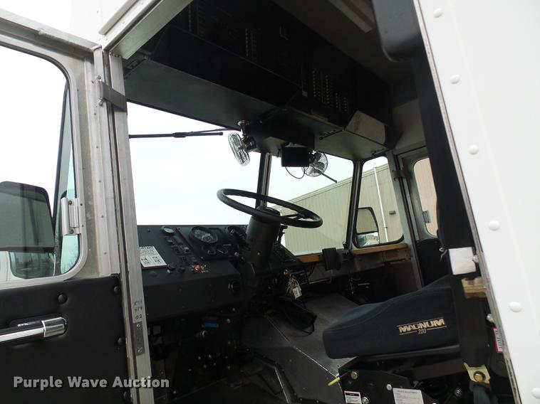 image for item DF7137 2003 Freightliner MT55 DWI/DUI enforcement/command center truck