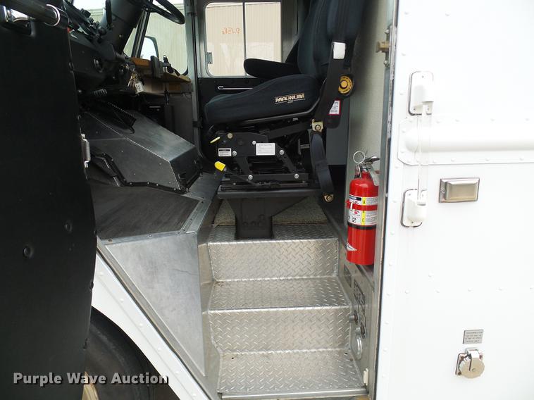 image for item DF7137 2003 Freightliner MT55 DWI/DUI enforcement/command center truck