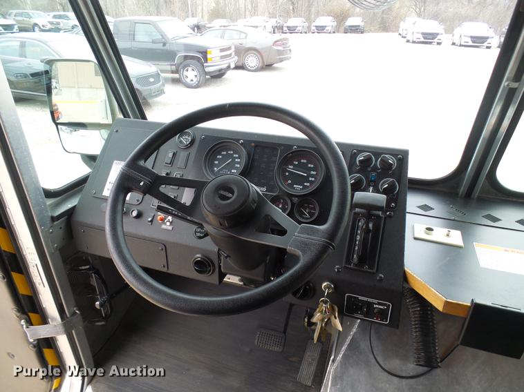 image for item DF7137 2003 Freightliner MT55 DWI/DUI enforcement/command center truck
