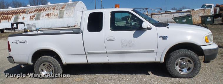 image for item DF7155 2001 Ford F150 SuperCab pickup truck