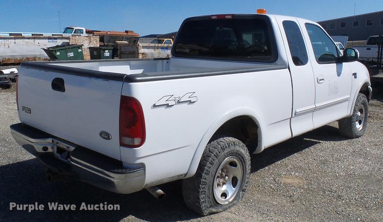image for item DF7155 2001 Ford F150 SuperCab pickup truck