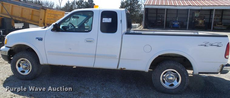 image for item DF7155 2001 Ford F150 SuperCab pickup truck