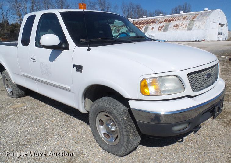 image for item DF7155 2001 Ford F150 SuperCab pickup truck