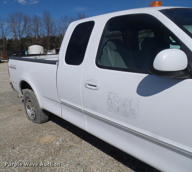 image for item DF7155 2001 Ford F150 SuperCab pickup truck