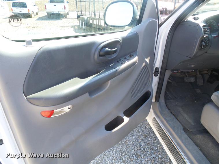 image for item DF7155 2001 Ford F150 SuperCab pickup truck