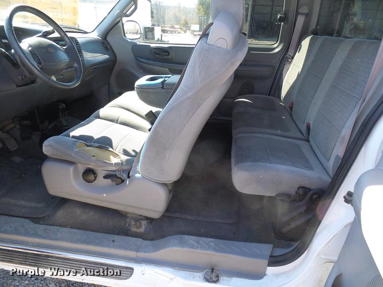 image for item DF7155 2001 Ford F150 SuperCab pickup truck