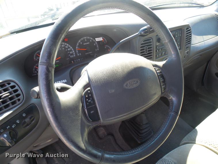 image for item DF7155 2001 Ford F150 SuperCab pickup truck