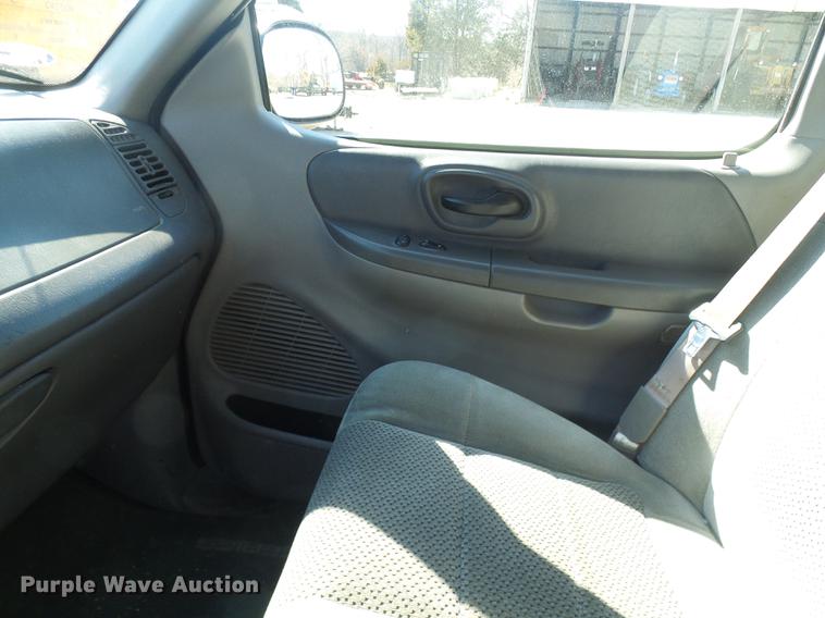 image for item DF7155 2001 Ford F150 SuperCab pickup truck