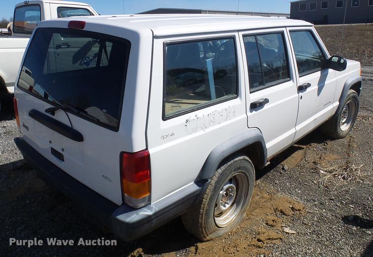 image for item DF7156 1999 Jeep Cherokee SUV