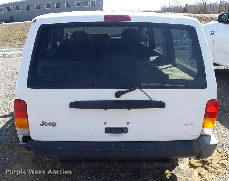 image for item DF7156 1999 Jeep Cherokee SUV