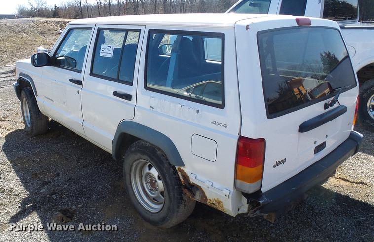 image for item DF7156 1999 Jeep Cherokee SUV