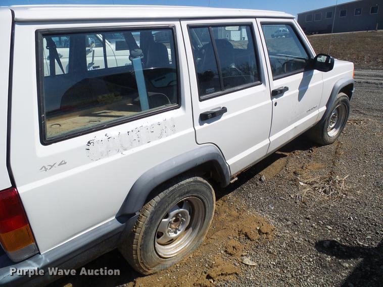 image for item DF7156 1999 Jeep Cherokee SUV