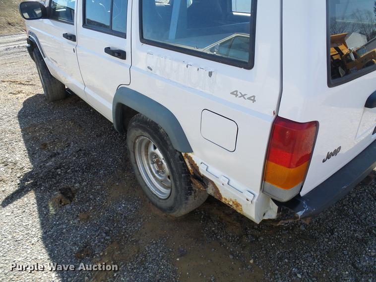 image for item DF7156 1999 Jeep Cherokee SUV