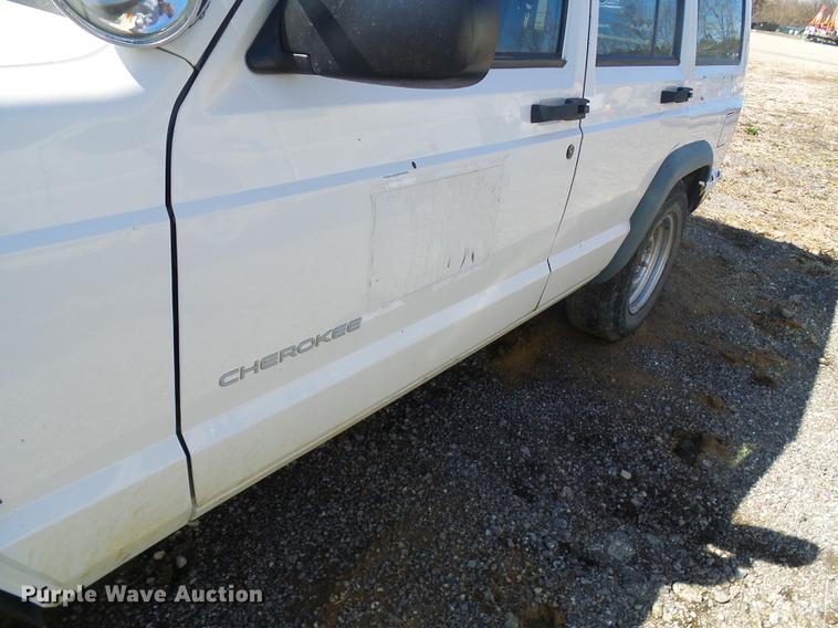 image for item DF7156 1999 Jeep Cherokee SUV