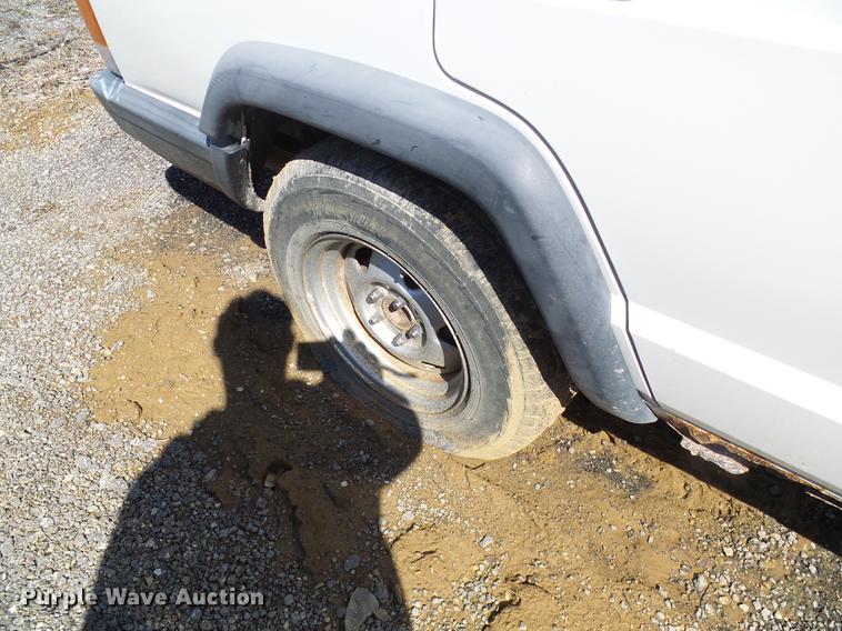 image for item DF7156 1999 Jeep Cherokee SUV