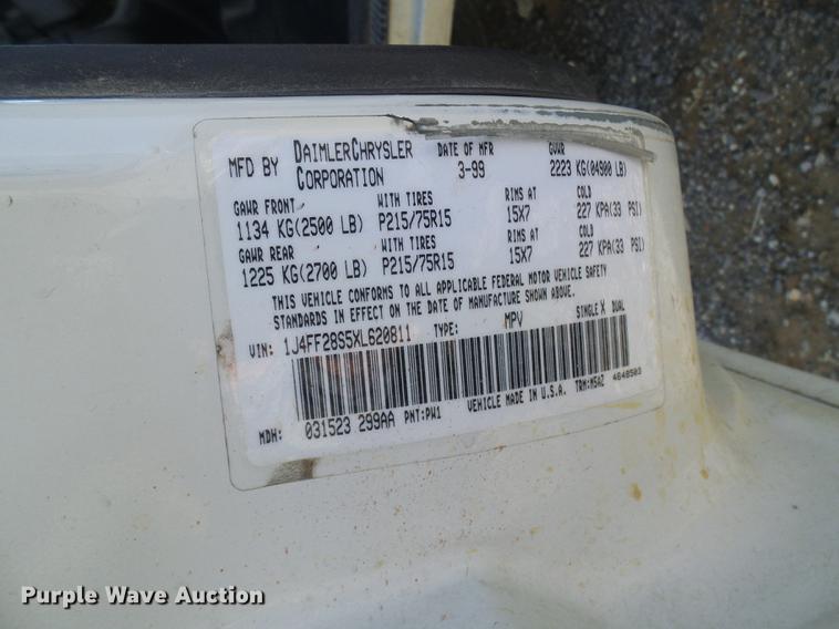 image for item DF7156 1999 Jeep Cherokee SUV