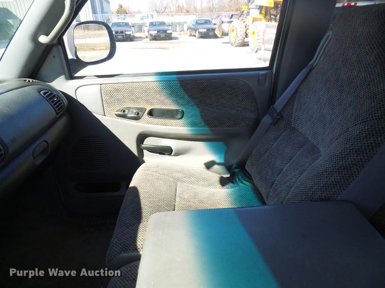 image for item DF7157 1999 Dodge Ram 1500 Ext. Cab flatbed pickup truck