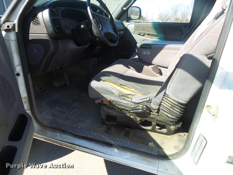 image for item DF7157 1999 Dodge Ram 1500 Ext. Cab flatbed pickup truck