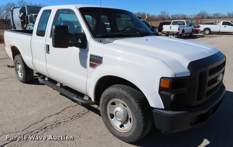 image for item DF7679 2008 Ford F250 Super Duty SuperCab pickup truck